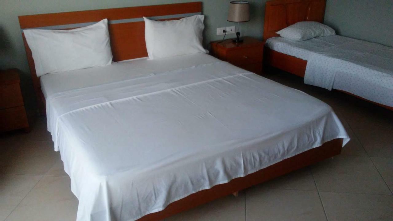 Hotel Majestic Ksamil Exterior photo