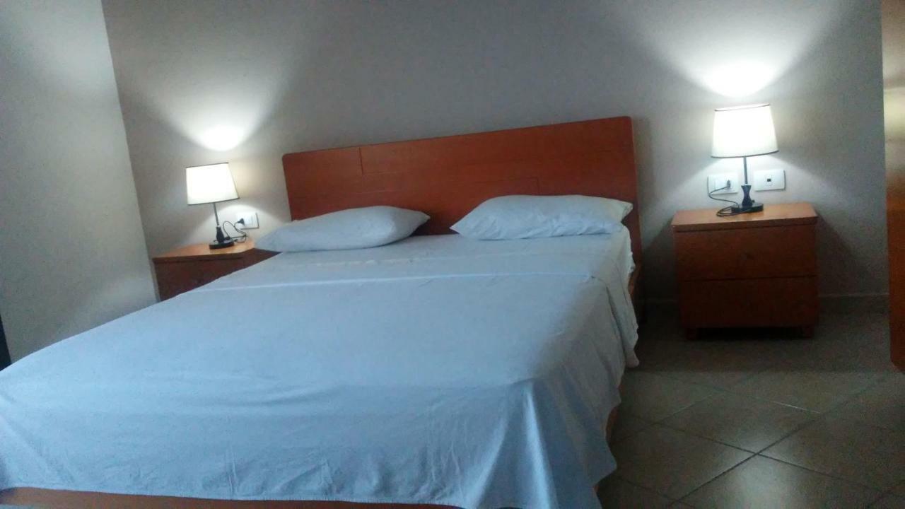 Hotel Majestic Ksamil Exterior photo