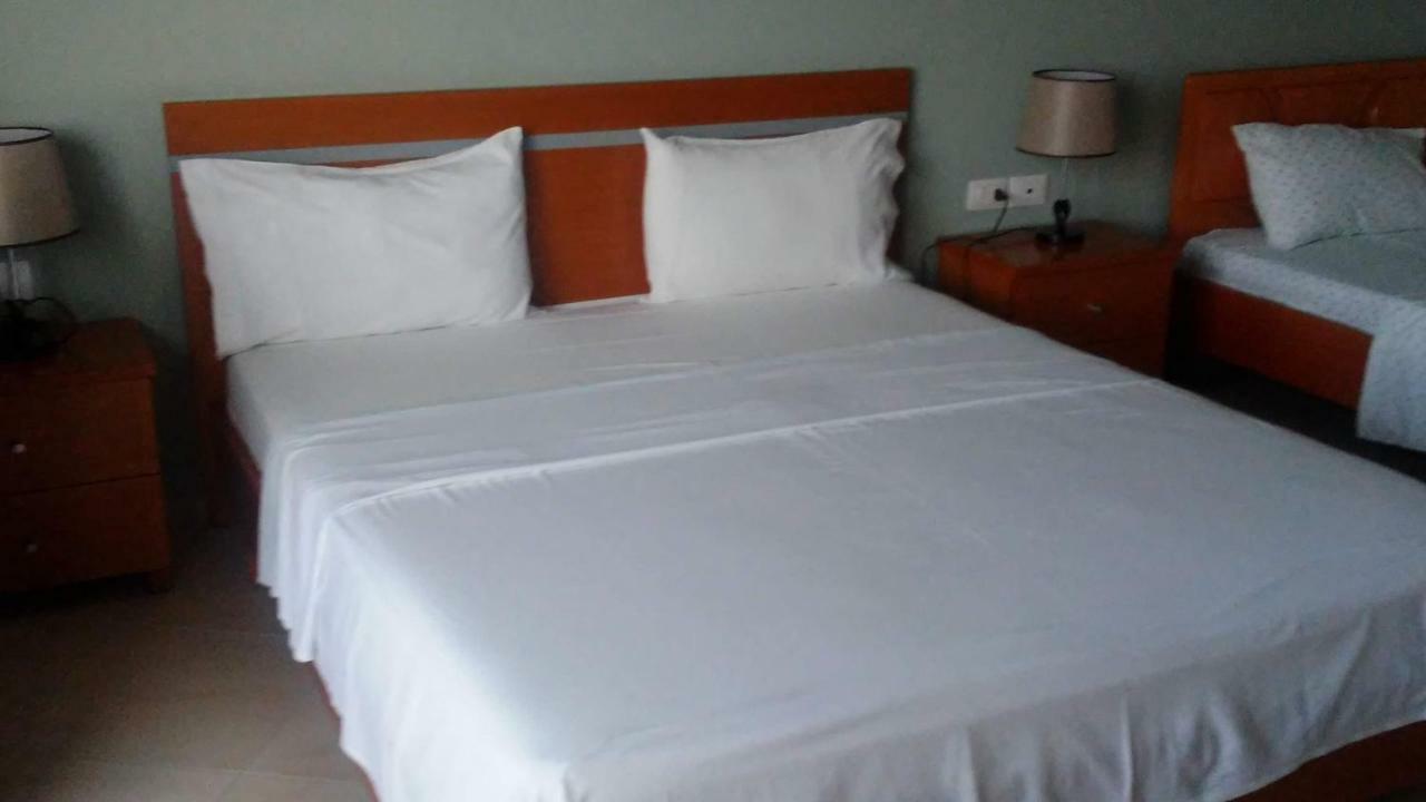 Hotel Majestic Ksamil Exterior photo