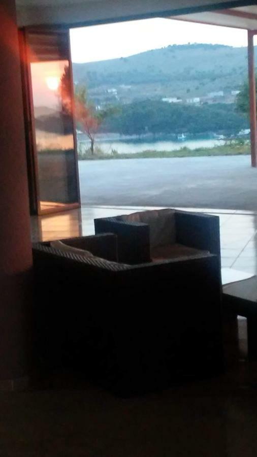 Hotel Majestic Ksamil Exterior photo