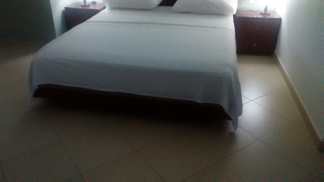 Hotel Majestic Ksamil Exterior photo