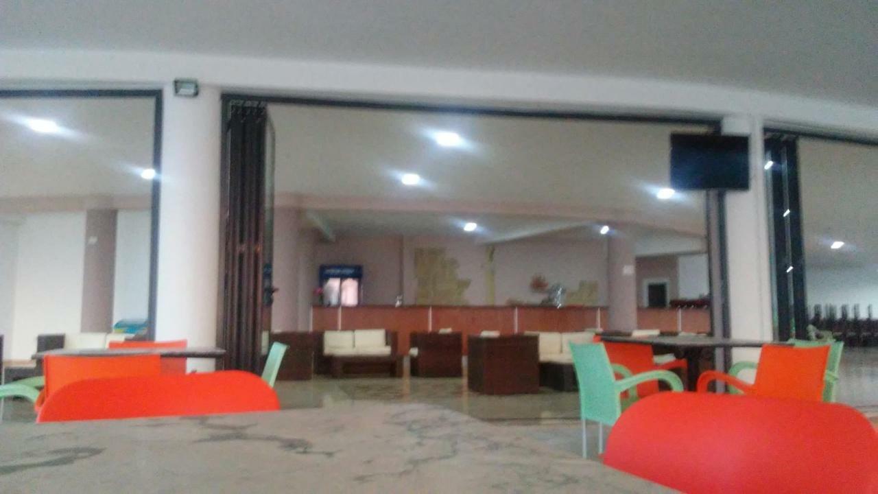 Hotel Majestic Ksamil Exterior photo