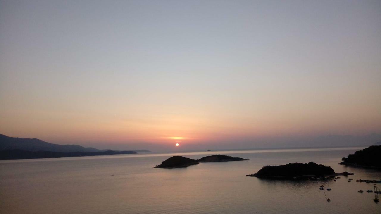 Hotel Majestic Ksamil Exterior photo